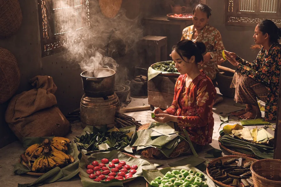Người đứng quầy pha chế